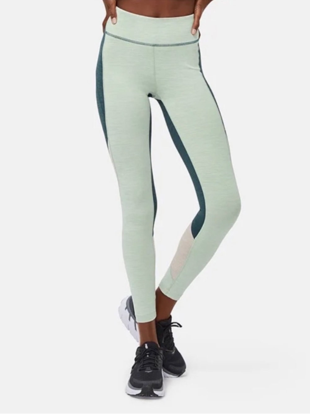 the Outdoor Voices TechSweat 7/8 Flex Zoom Leggings